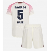 Bayer Leverkusen Loic Bade #5 Uit tenue Kids 2025-26 Korte Mouwen (+ broek)