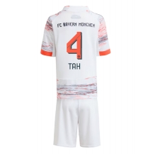 Bayern Munich Jonathan Tah #4 Uit tenue Kids 2025-26 Korte Mouwen (+ broek)