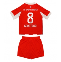 Bayern Munich Leon Goretzka #8 Thuis tenue Kids 2025-26 Korte Mouwen (+ broek)