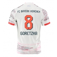 Bayern Munich Leon Goretzka #8 Uit tenue 2025-26 Korte Mouwen