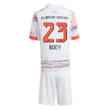 Bayern Munich Sacha Boey #23 Uit tenue Kids 2025-26 Korte Mouwen (+ broek)